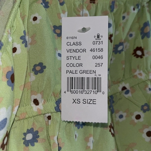 Kendall & Kylie Pale Green Tank top - Picture 2 of 4